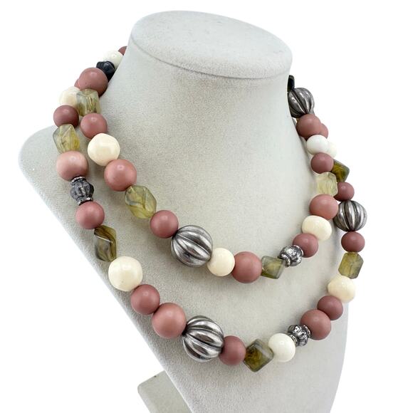 Carolyn Tanner Cream Green Mauve Neutral Tones Beaded Silver Tone 35" Necklace - Picture 2 of 6